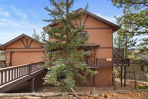 Luxury Joyful Bear Reatreat