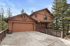 Luxury Joyful Bear Reatreat