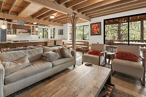 Luxury Joyful Bear Reatreat