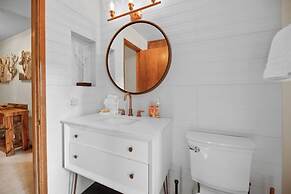 Luxury Joyful Bear Reatreat