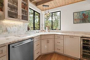 Luxury Joyful Bear Reatreat