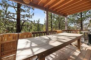 Luxury Joyful Bear Reatreat