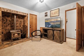 Luxury Joyful Bear Reatreat