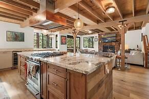 Luxury Joyful Bear Reatreat