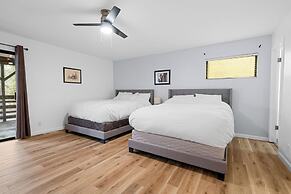 Bear Mountain Chalet w views Hot Tub