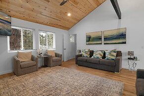 Bear Mountain Chalet w views Hot Tub