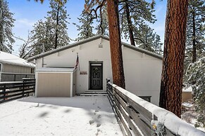 Bear Mountain Chalet w views Hot Tub