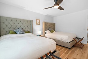 Bear Mountain Chalet w views Hot Tub