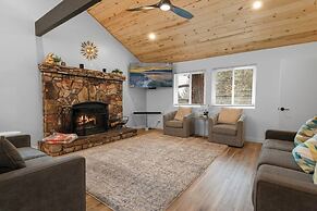 Bear Mountain Chalet w views Hot Tub