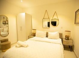 Embassy gardens luxury by Cozy