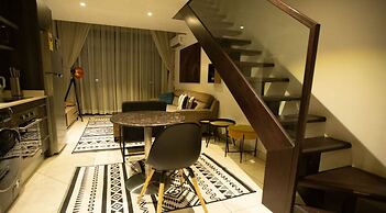 Embassy gardens luxury by Cozy