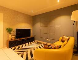 Embassy gardens luxury by Cozy