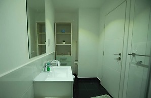 Embassy gardens luxury by Cozy