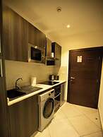 Embassy gardens luxury by Cozy