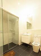 Embassy gardens luxury by Cozy