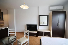 Tirent Apartment-Beachfront Studio at Shkembi i Kavajes
