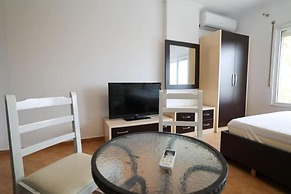 Tirent Apartment-Beachfront Studio at Shkembi i Kavajes