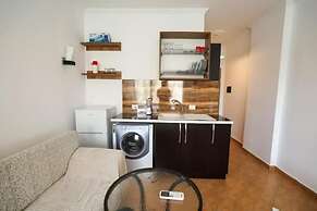 Tirent Apartment-Beachfront Studio at Shkembi i Kavajes