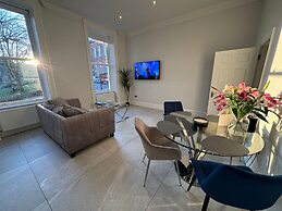 Luxury Full Apartment Free Secure Parking King bed