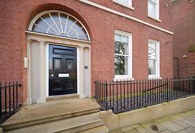 Luxury Full Apartment Free Secure Parking King bed