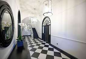 Luxury Full Apartment Free Secure Parking King bed