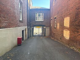Luxury Full Apartment Free Secure Parking King bed