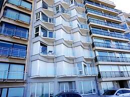 Apartment in Wenduine With Sea Views