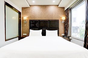 Stylish & Modern Stays at Palette River Front