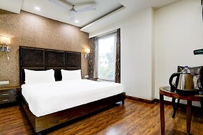 Stylish & Modern Stays at Palette River Front
