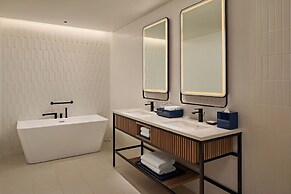 Hyatt Place Ha Long Bay, Bai Chay