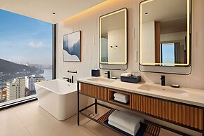 Hyatt Place Ha Long Bay, Bai Chay