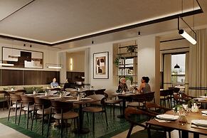 The Honest Budapest by Chic & Basic