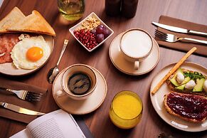 The Honest Budapest by Chic & Basic