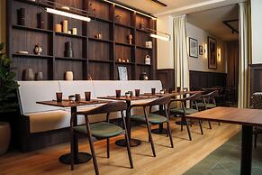 The Honest Budapest by Chic & Basic