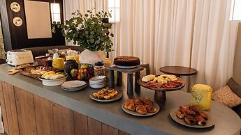 The Honest Budapest by Chic & Basic
