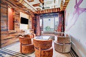 Modern Comfort Stays at Swarop Nagar Kanpur