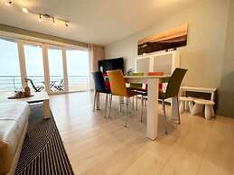 Apartment in Wenduine With Stunning Sea Views