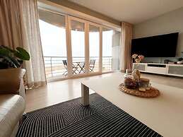Apartment in Wenduine With Stunning Sea Views