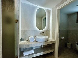 Nusa Suites & Villas