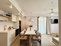 Nusa Suites & Villas