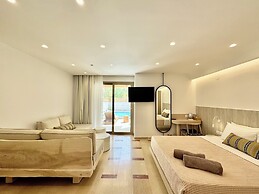 Nusa Suites & Villas