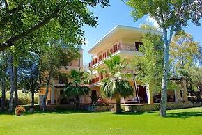 Nusa Suites & Villas