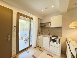 Nusa Suites & Villas