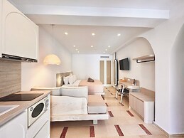 Nusa Suites & Villas