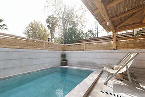 Nusa Suites & Villas