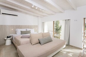 Nusa Suites & Villas