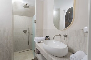 Nusa Suites & Villas