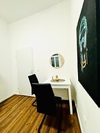 Affordable 5BR Apt Near Atzgersdorf