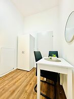 Affordable 5BR Apt Near Atzgersdorf