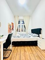 Affordable 5BR Apt Near Atzgersdorf